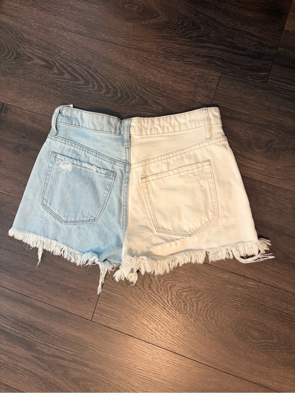 Vervet Two-Tone Frayed High-Rise Denim Shorts - White & Light Blue Small - Picture 2 of 3